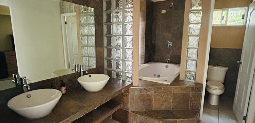 Venta Bonita Casa Residencial Santa María.