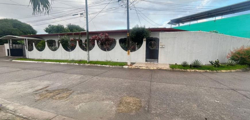Venta de Bonita Casa, Colonia El Toronjal, Ciudad La Ceiba