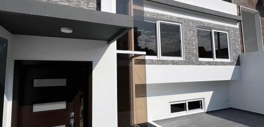 Venta de Casas Nuevas en Residencial Mirador de Las Uvas.