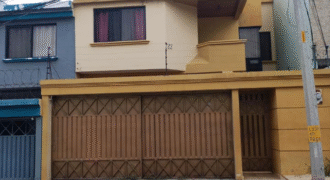 Venta de Casa Residencial Altos de Miraflores Sur.