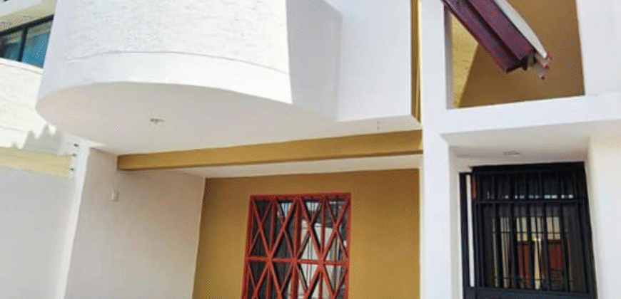 Venta de Casa Res. Centroamérica Este