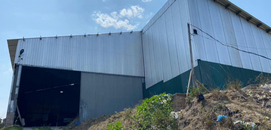 Alquiler de Plantel Salida Olancho. Km. 10, taller mecánico, estructuras metálicas etc.