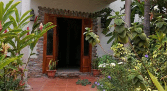 Venta de Amplia Casa Colonia Miramontes.