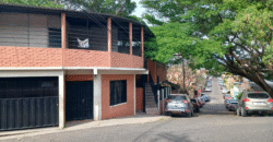 Venta de Edificio Comercial Colonia San José de la Peña.(5 Apartamentos y 1 local comercial)