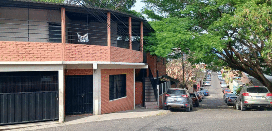 Venta de Edificio Comercial Colonia San José de la Peña.(5 Apartamentos y 1 local comercial)