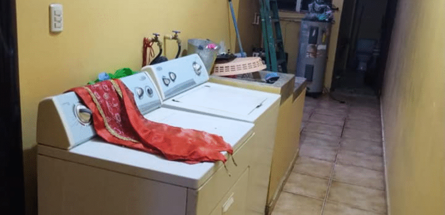 Venta de Casa Residencial Altos de Miraflores Sur.