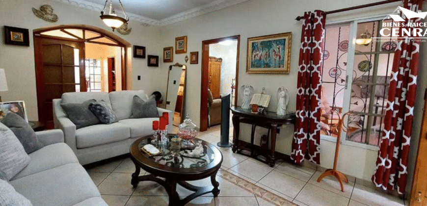 Venta De Casa Amplia En Col. América