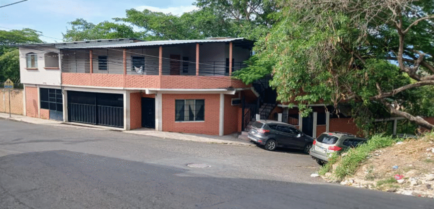Venta de Edificio Comercial Colonia San José de la Peña.(5 Apartamentos y 1 local comercial)