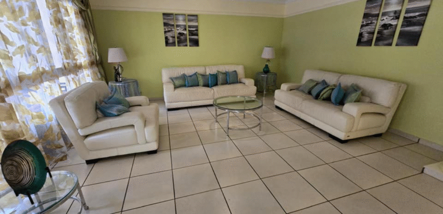 Alquiler Casa Amueblada Res. El Sauce.