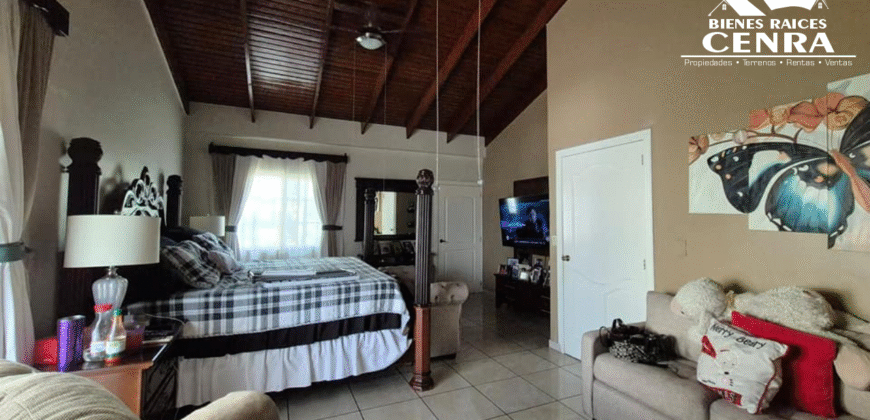 Venta de Preciosa Casa Colonia Altos de Miramontes.