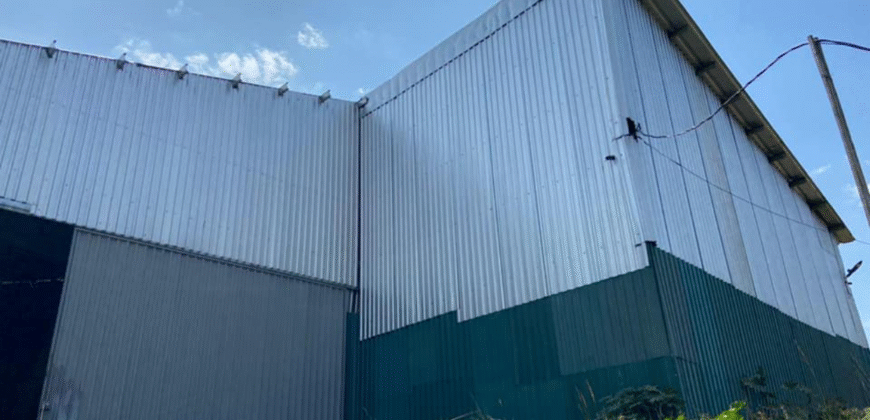 Alquiler de Plantel Salida Olancho. Km. 10, taller mecánico, estructuras metálicas etc.