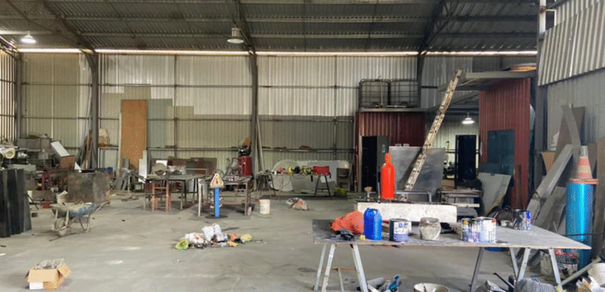 Alquiler de Plantel Salida Olancho. Km. 10, taller mecánico, estructuras metálicas etc.