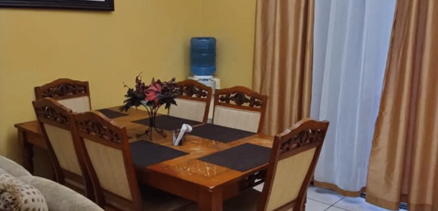 Venta de Casa Residencial Altos de Miraflores Sur.