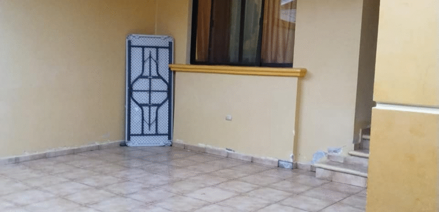 Venta de Casa Residencial Altos de Miraflores Sur.