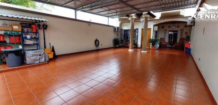 Venta De Casa Amplia En Col. América