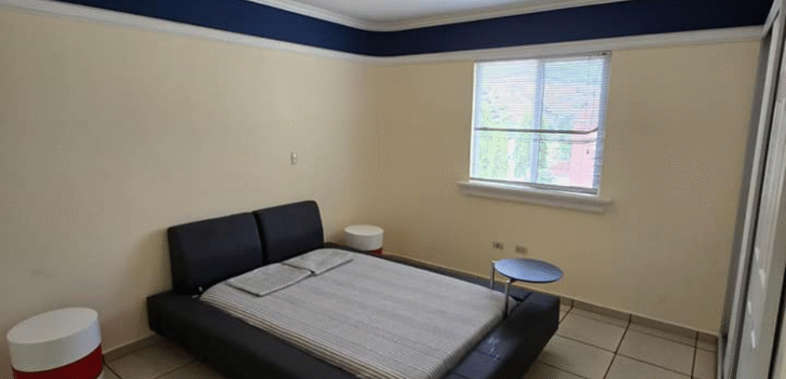 Alquiler Casa Amueblada Res. El Sauce.