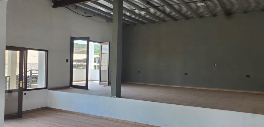 Renta 2 Locales Comerciales Residencial La Cañada