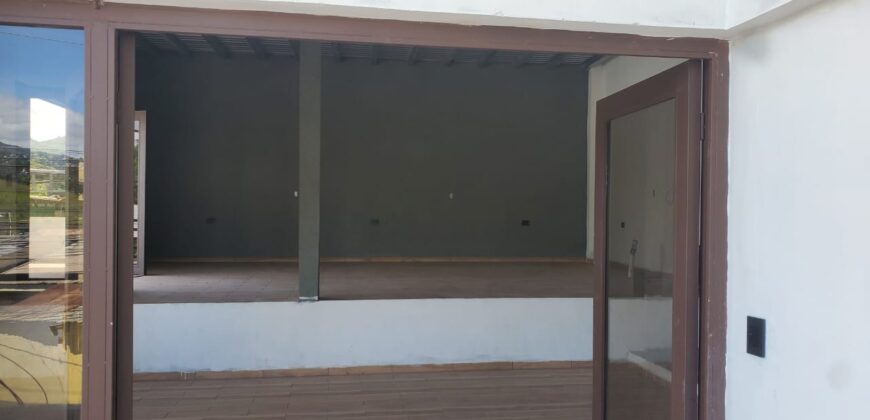 Renta 2 Locales Comerciales Residencial La Cañada