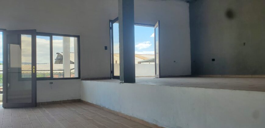 Renta 2 Locales Comerciales Residencial La Cañada