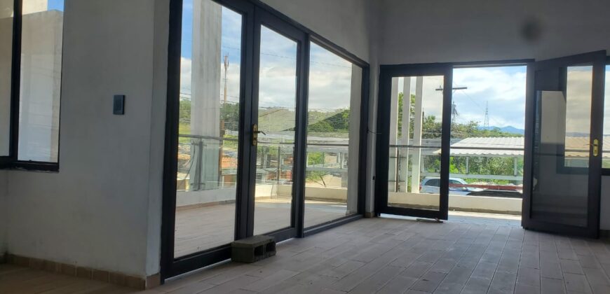 Renta 2 Locales Comerciales Residencial La Cañada