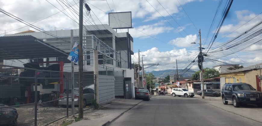 Renta 2 Locales Comerciales Residencial La Cañada
