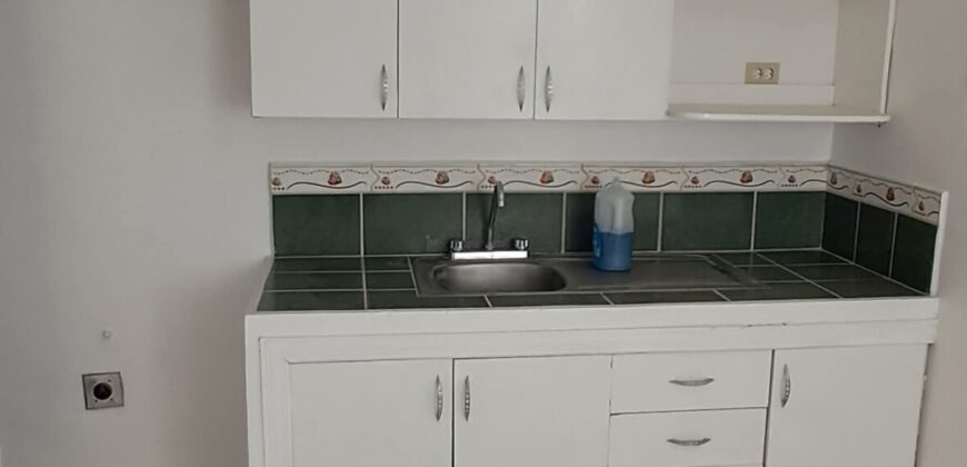 Venta Casa Residencial San Sebastian, salida al sur.