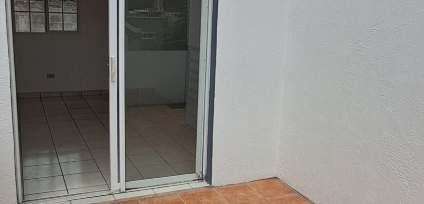 Venta Casa Residencial San Sebastian, salida al sur.