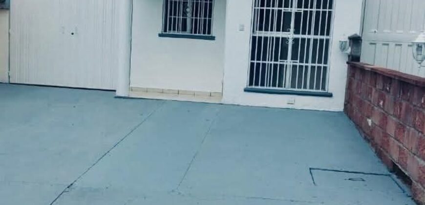 Venta Casa Residencial San Sebastian, salida al sur.