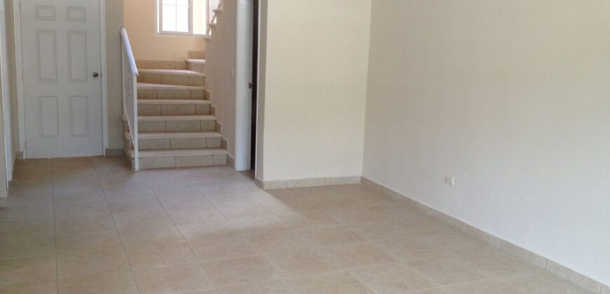 Renta de ,Townhouse Colonia Lara Norte: