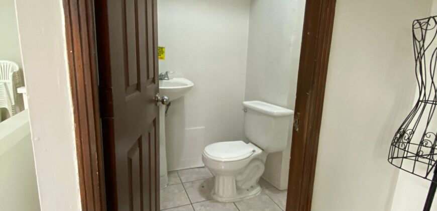 Renta Local para Oficinas o Clinicas zona Aeropuerto.