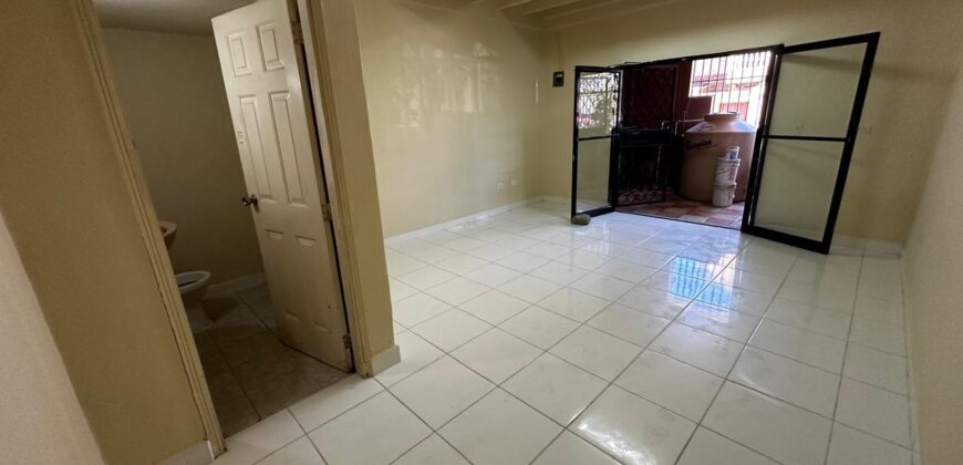 Renta Local para Oficina, Clinica, Zona Aeropuerto.