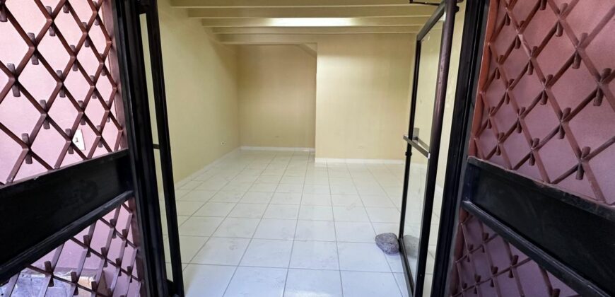 Renta Local para Oficina, Clinica, Zona Aeropuerto.