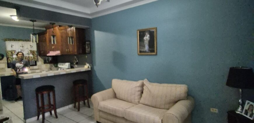 Venta Casa Residencial El Manantial, salida al sur.
