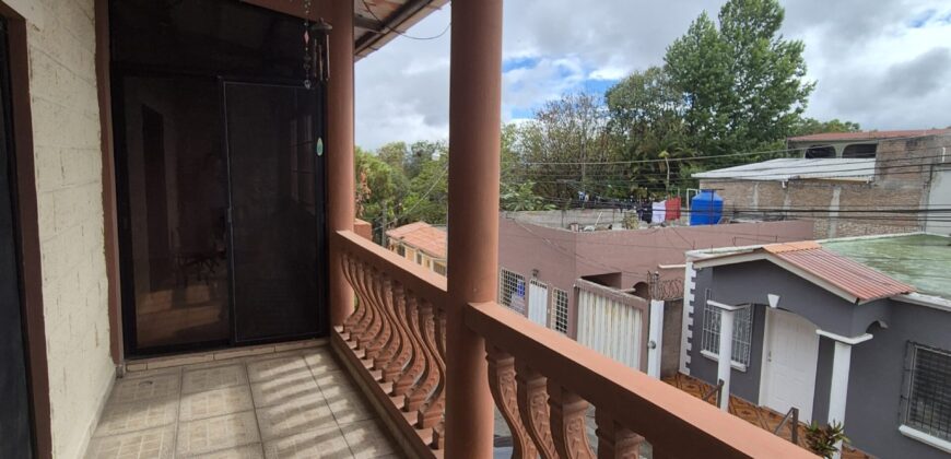 Venta Casa Residencial El Manantial, salida al sur.
