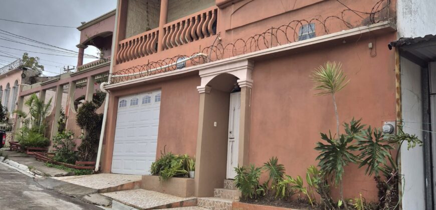 Venta Casa Residencial El Manantial, salida al sur.