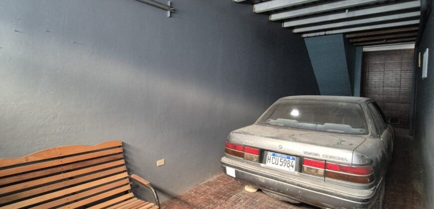 Venta Casa Residencial El Manantial, salida al sur.