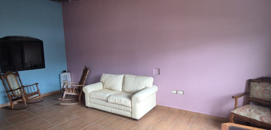 Venta Casa Residencial El Manantial, salida al sur.