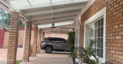 Venta de Bella Propiedad en Zambrano, salida al norte.