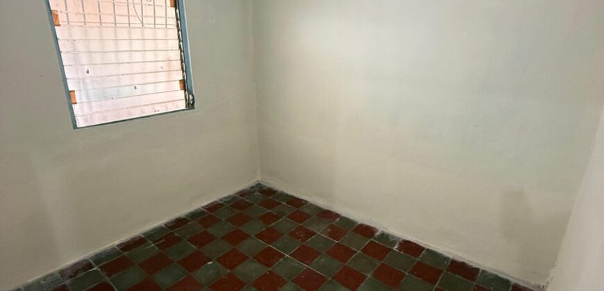 Renta Casa Colonia Kennedy, es peatonal.