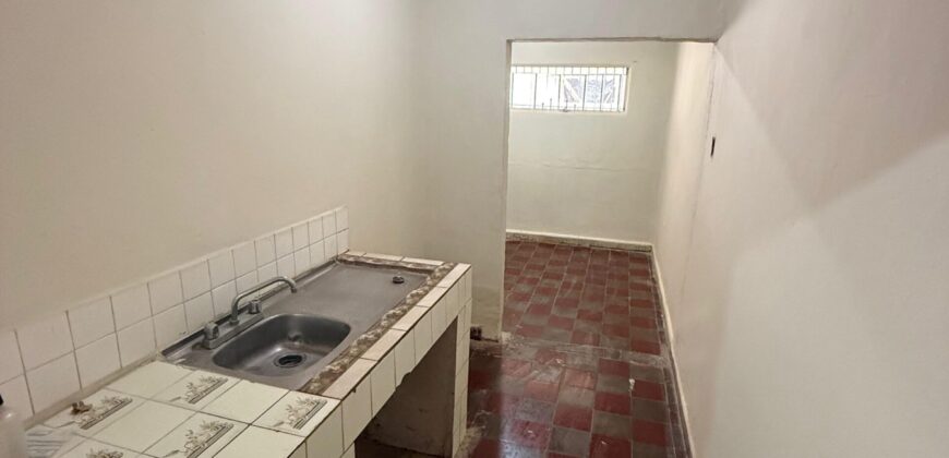 Renta Casa Colonia Kennedy, es peatonal.