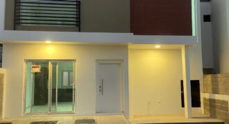 Venta Preciosa Casa Residencial Las Canarias
