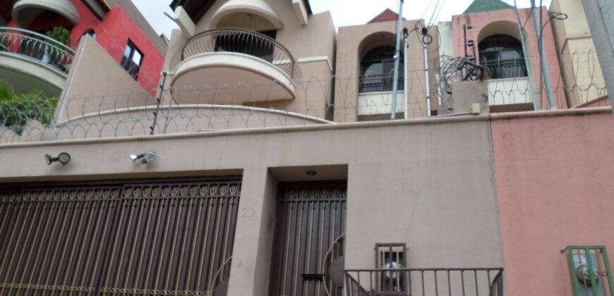 Renta Townhouse Colonia Lomas del Guijarro Sur: incluye línea blanca