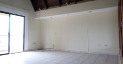 Renta Townhouse Colonia Lomas del Guijarro Sur: incluye línea blanca