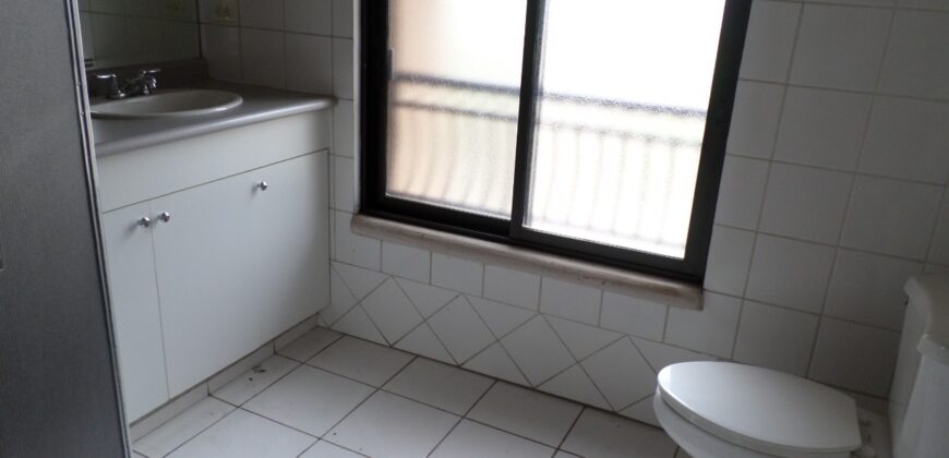 Renta Townhouse Colonia Lomas del Guijarro Sur: incluye línea blanca