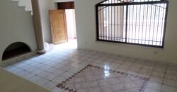 Renta Townhouse Colonia Lomas del Guijarro Sur: incluye línea blanca