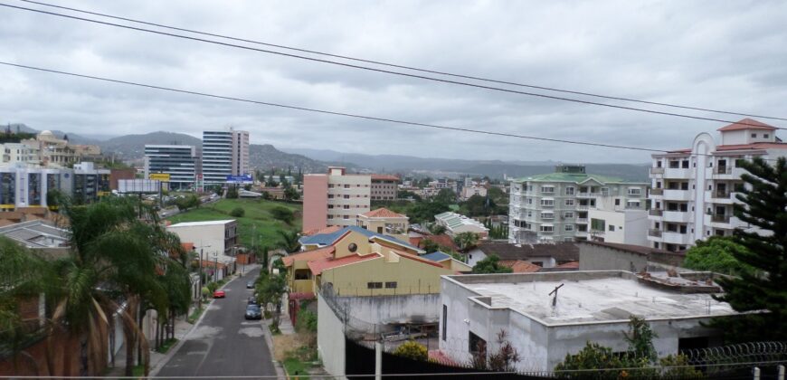 Renta Townhouse Colonia Lomas del Guijarro Sur: incluye línea blanca