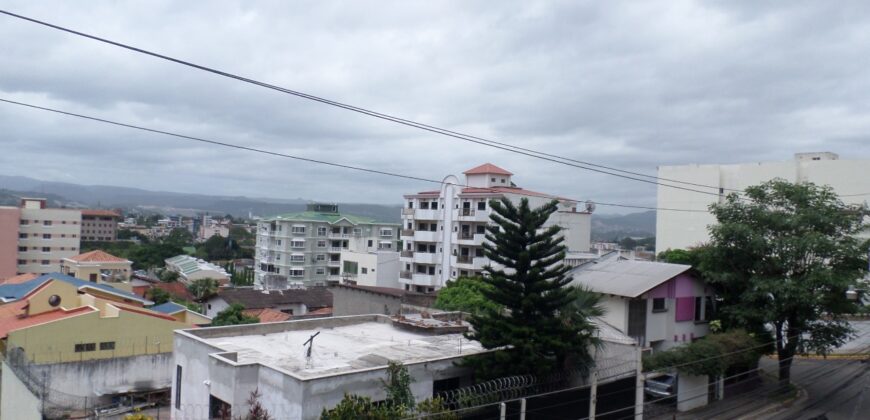 Renta Townhouse Colonia Lomas del Guijarro Sur: incluye línea blanca