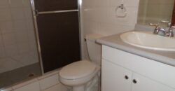 Renta Townhouse Colonia Lomas del Guijarro Sur: incluye línea blanca