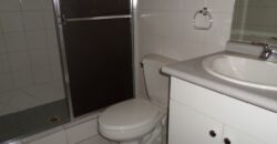 Renta Townhouse Colonia Lomas del Guijarro Sur: incluye línea blanca