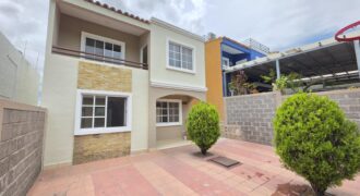 Venta de Casa Residencial Santa Cruz, 1era. Etapa, parte baja